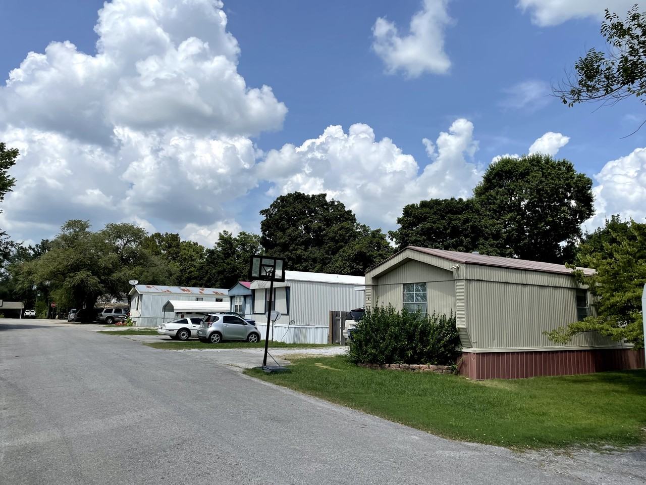 1621 E Twin Springs St - Photo 2 of 8