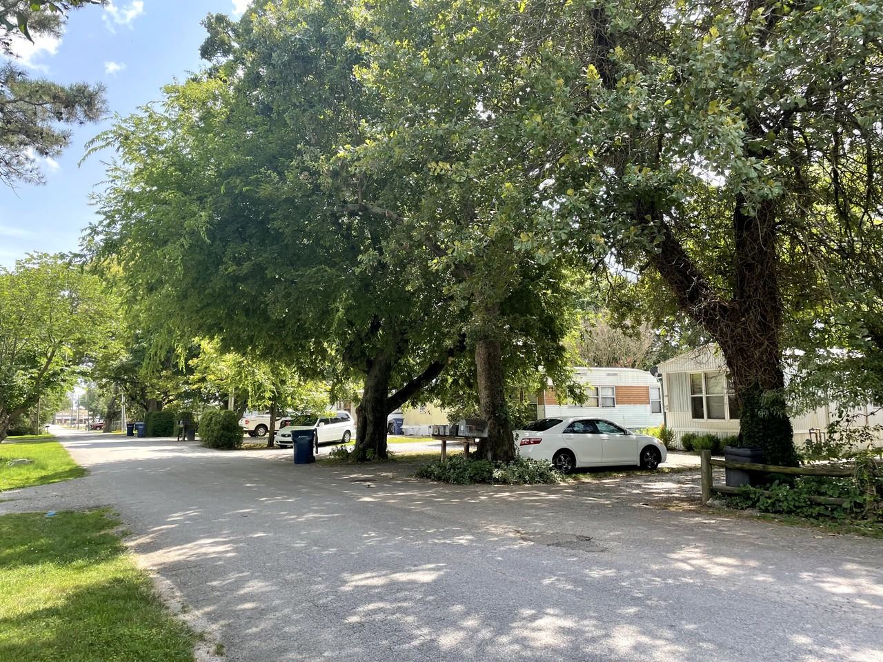 1621 E Twin Springs St - Photo 3 of 8