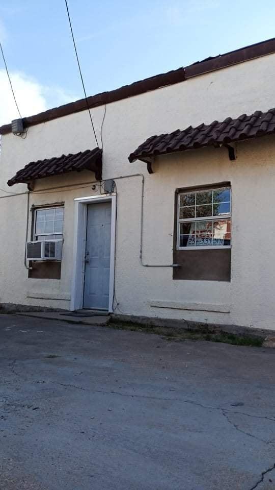 1008 Runnels St - Photo 2 of 19