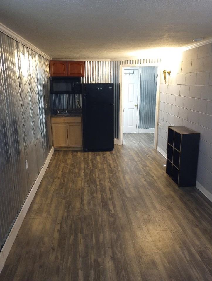 1425 N Willow Ave #C2 - Photo 2 of 6