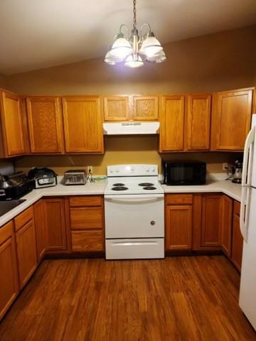 E6975 Keenan Ct #B - Photo 2 of 12