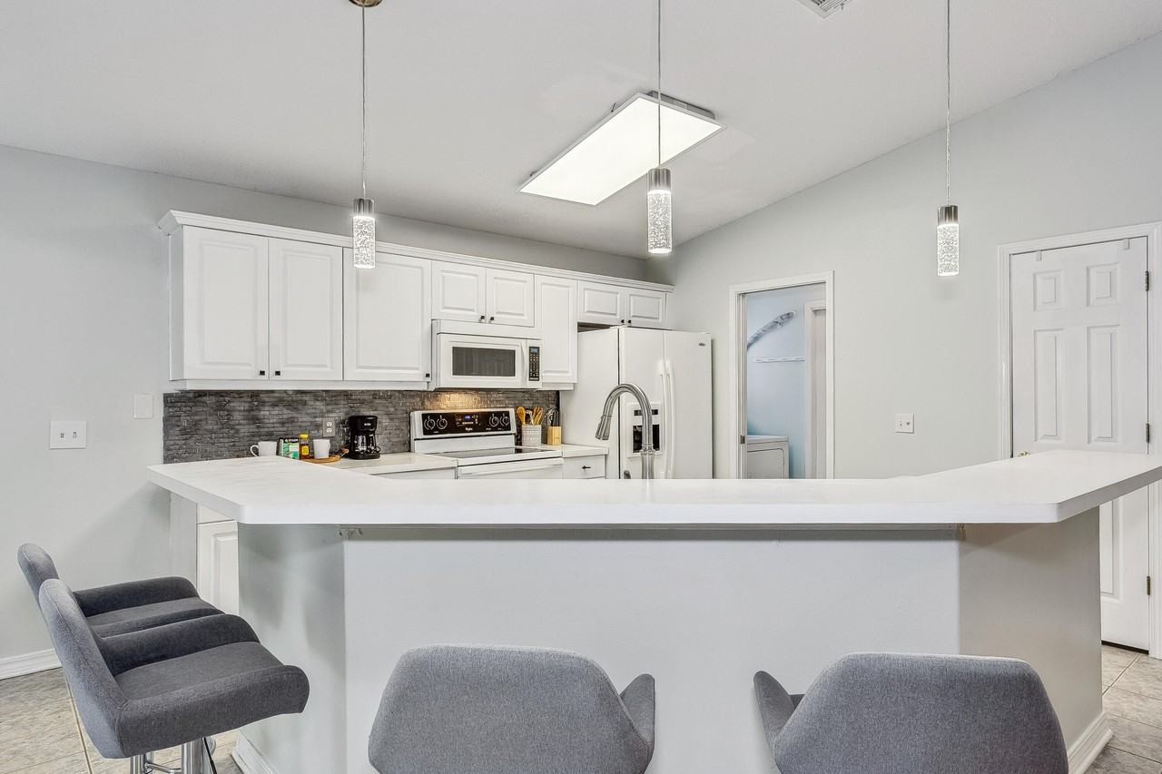 880 Sterling Way - Photo 6 of 26