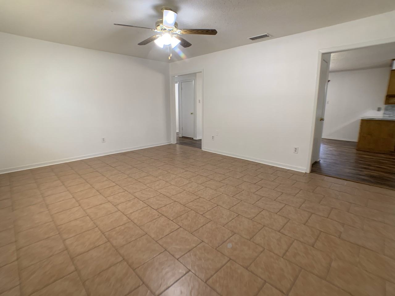 707 N Lane Wells Dr - Photo 2 of 12