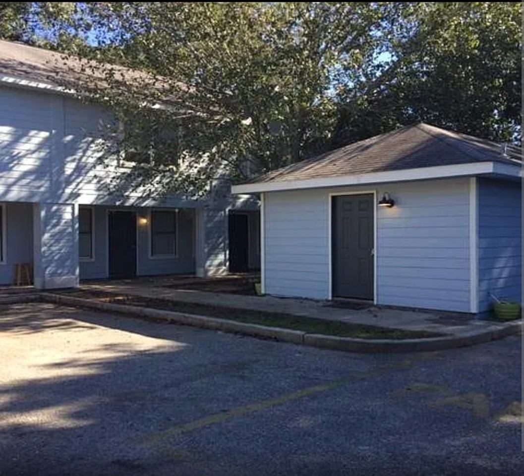 209 E 24th Ave #10 - Photo 2 of 11