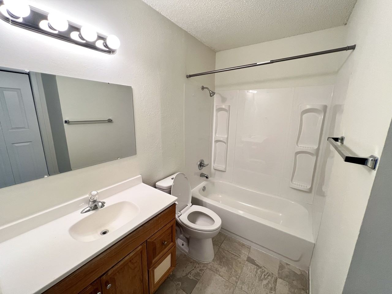 902 Scurry St #H - Photo 5 of 12