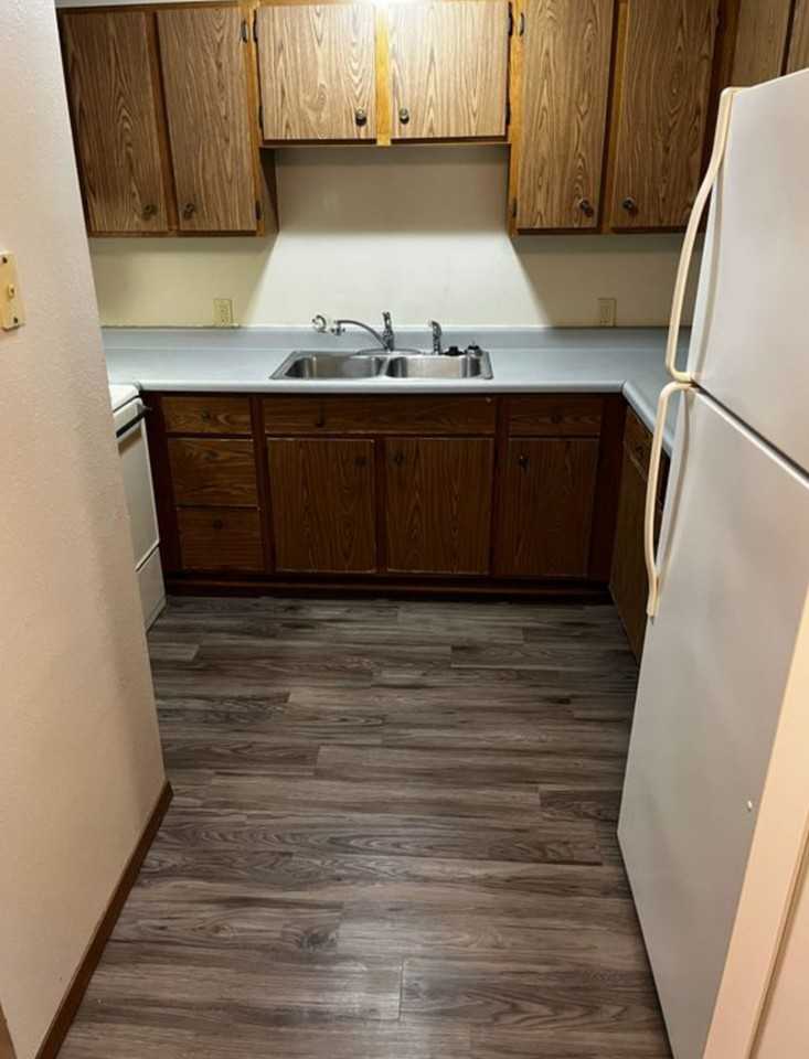 507 W 20th St #102 - Photo 3 of 8