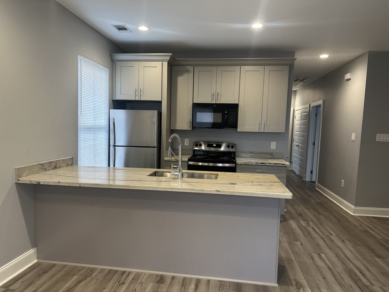 1520 Sere St #1520 - Photo 3 of 8