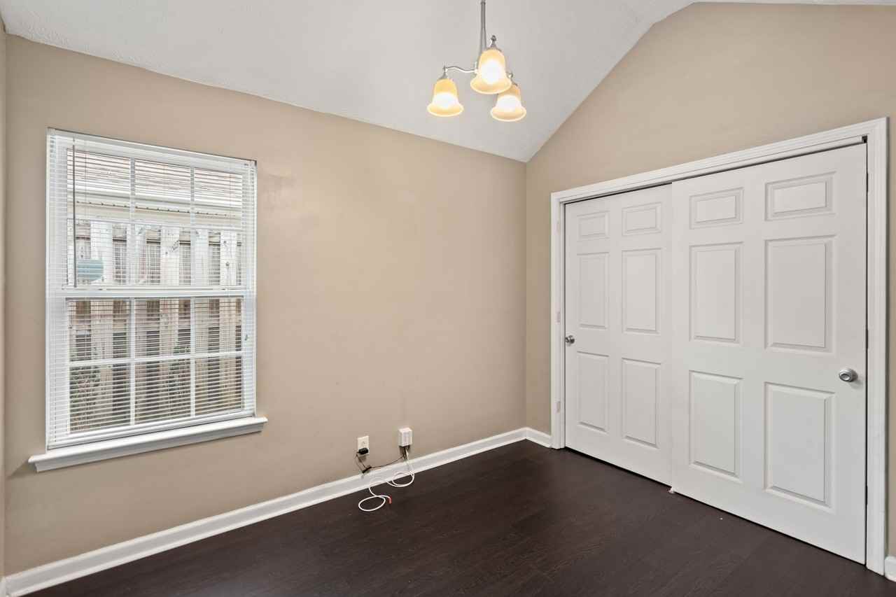 1578 Chariot Dr - Photo 2 of 14