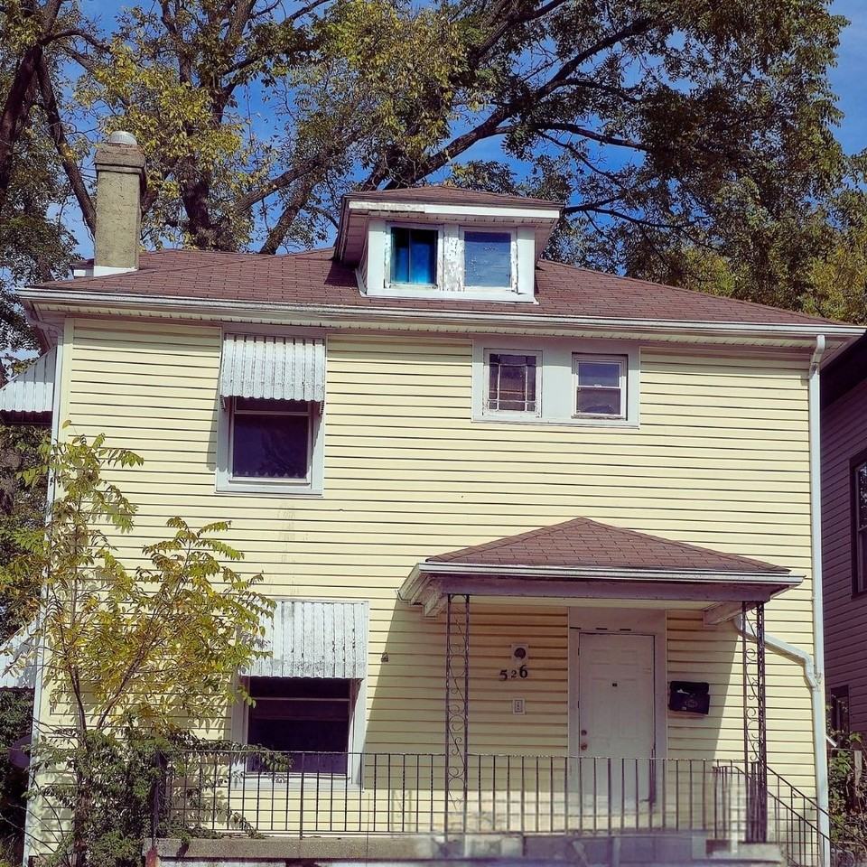 526 W Mulberry St - Photo 2 of 14