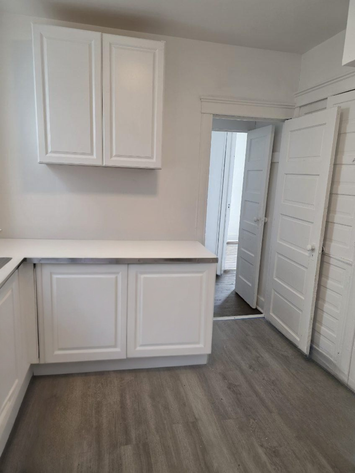 526 W Mulberry St - Photo 6 of 14