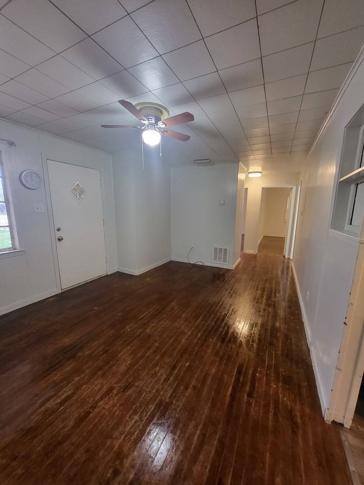 127 20th Pl - Photo 7 of 31