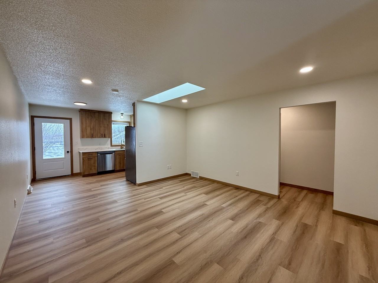 Castlewood Dr - Photo 2 of 15