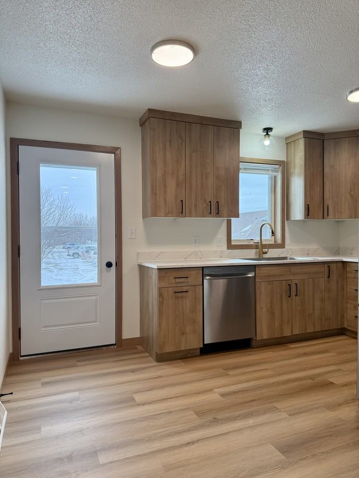 Castlewood Dr - Photo 3 of 15