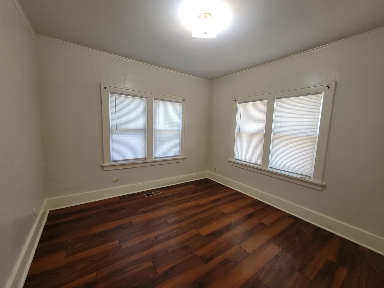 2119 Nw 12th St - Photo 4 of 16