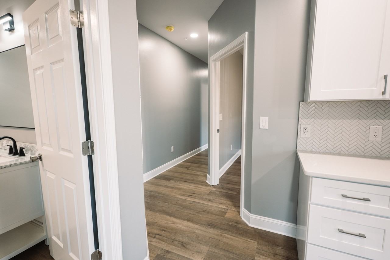 723 Highland Ave Se - Photo 5 of 10