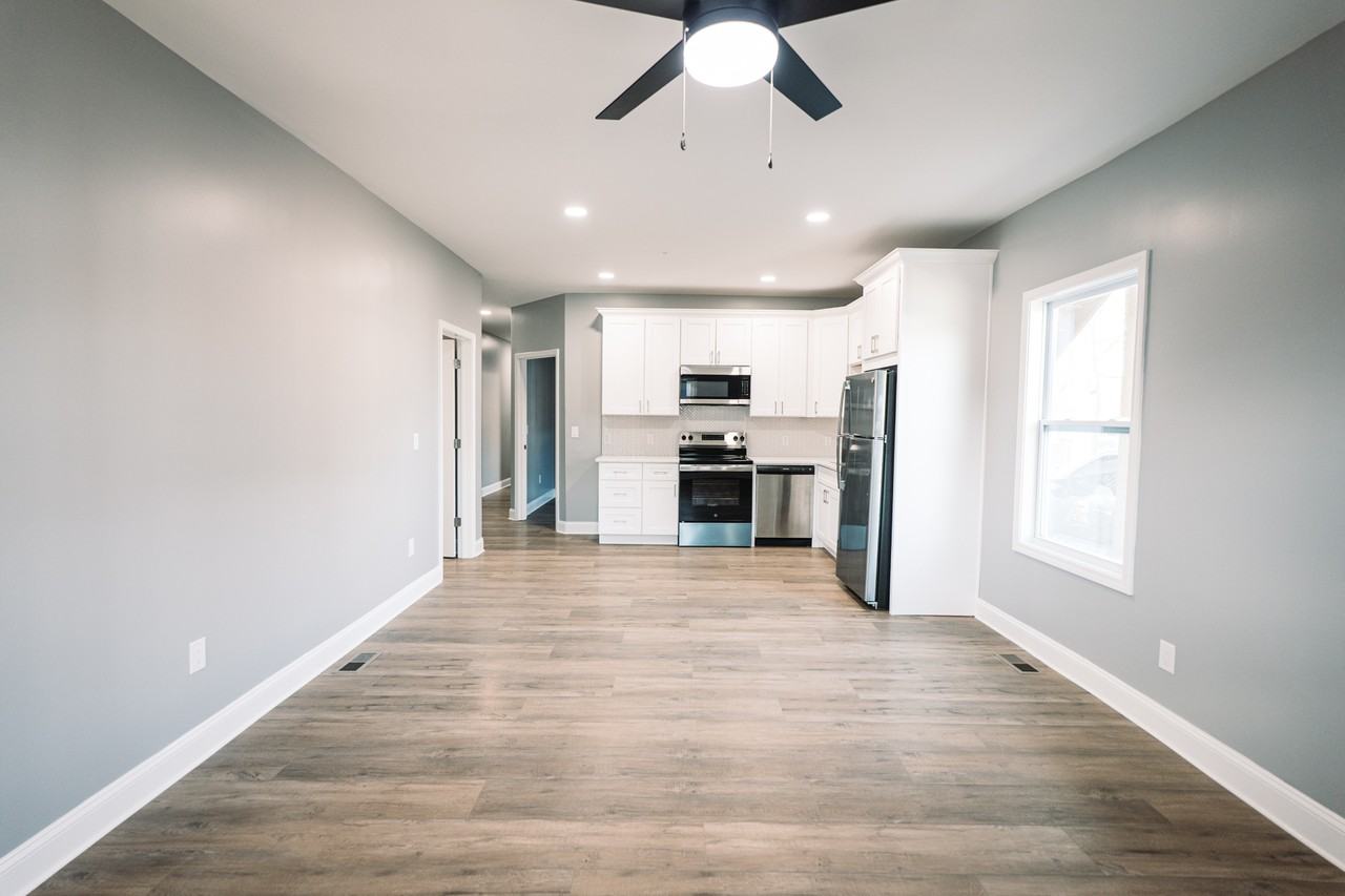 723 Highland Ave Se - Photo 6 of 10