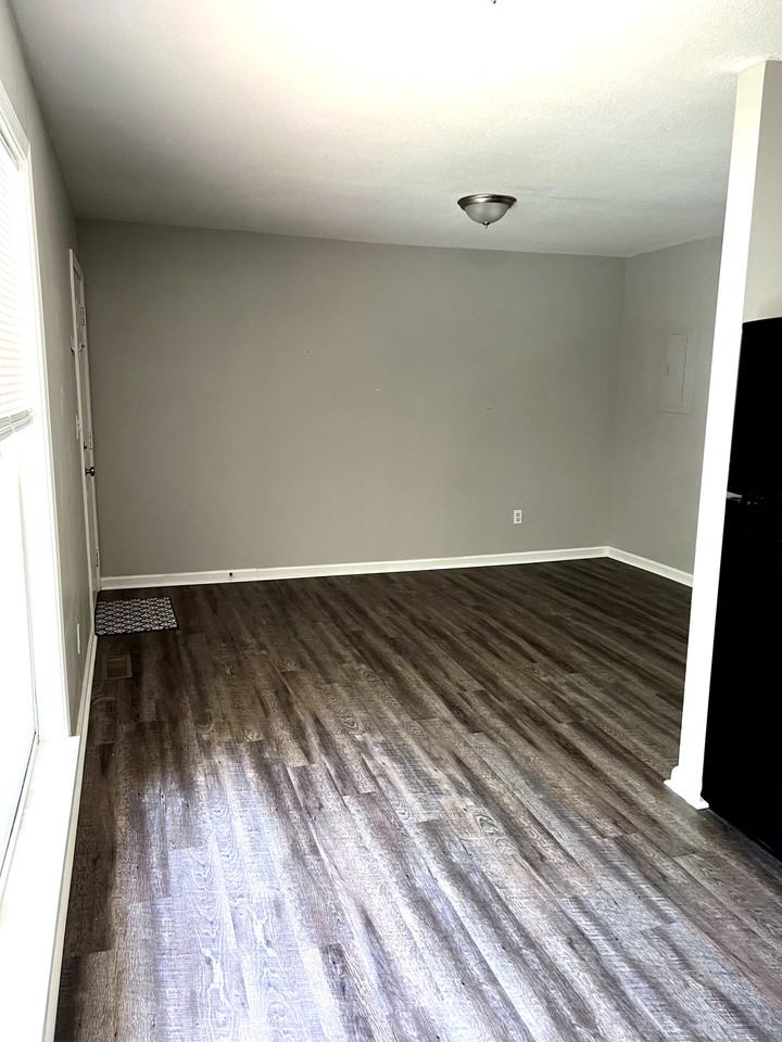 800 Lullwater Rd #816 - Photo 4 of 8