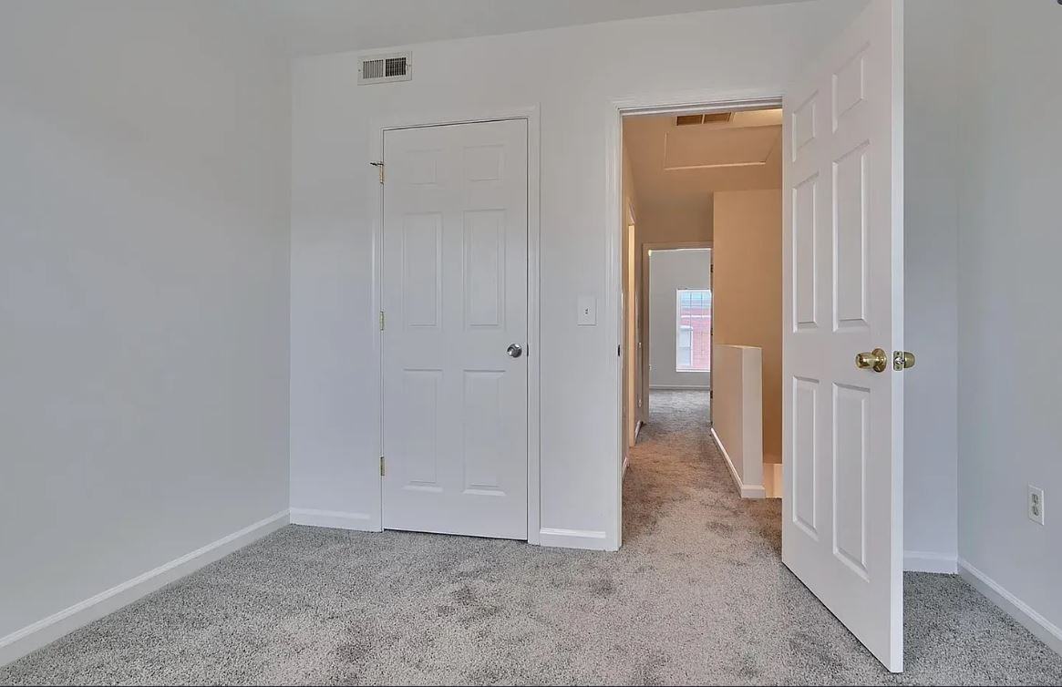 104 N Rose St - Photo 5 of 11