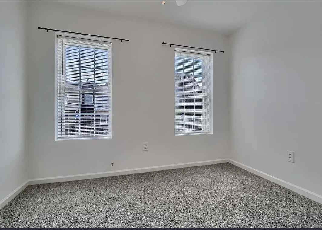 104 N Rose St - Photo 6 of 11