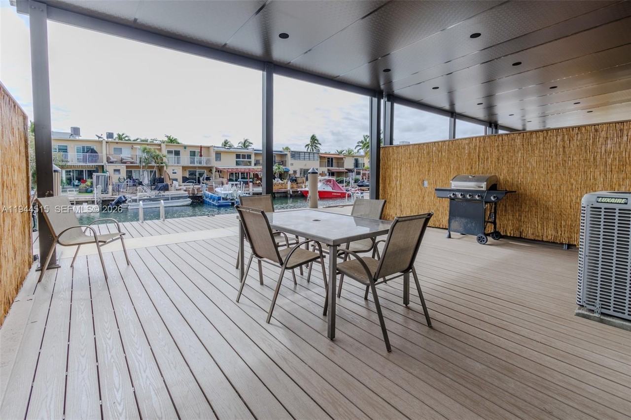 3920 Ne 168th St #4 - Photo 2 of 31