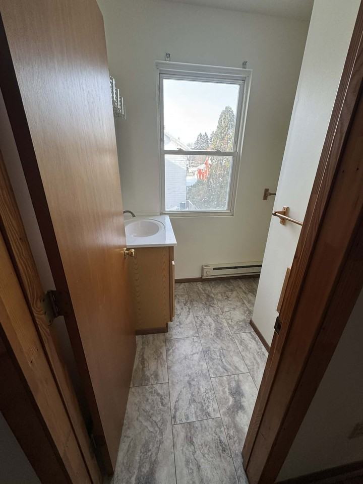 61 S Broadway #6 - Photo 6 of 7