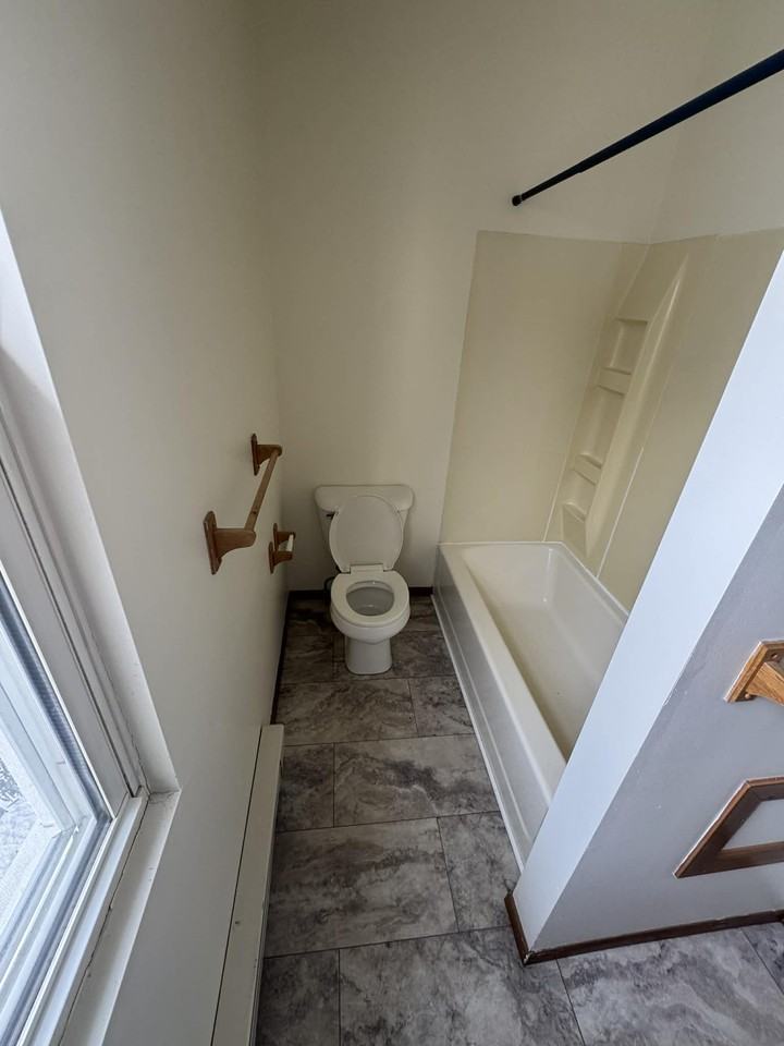 61 S Broadway #6 - Photo 7 of 7