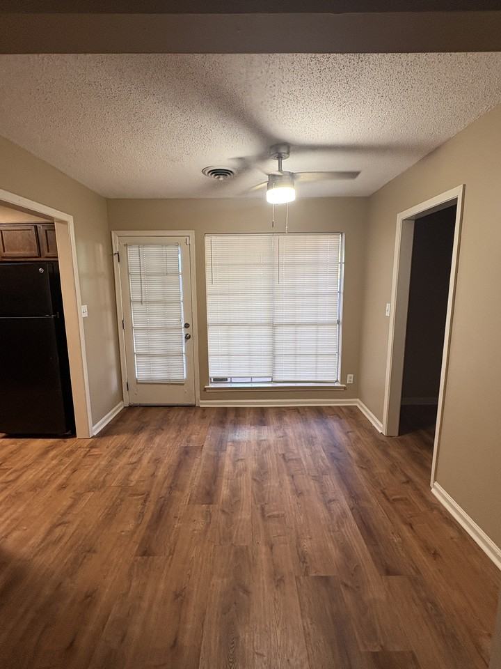 5852 Roxboro Dr - Photo 4 of 8