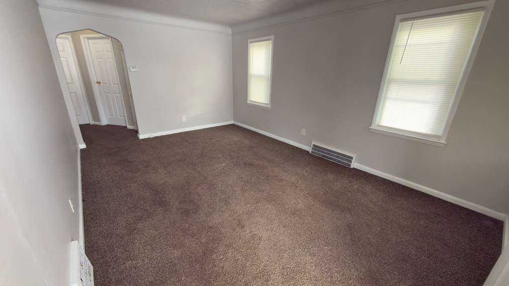 20122 Manor St - Photo 3 of 13