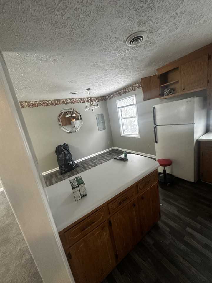 915 Royal Dr #1 - Photo 6 of 8