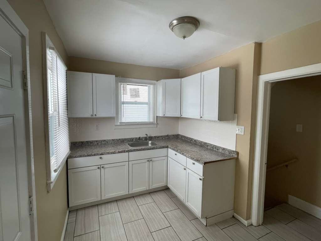 13620 Kentucky St - Photo 5 of 9