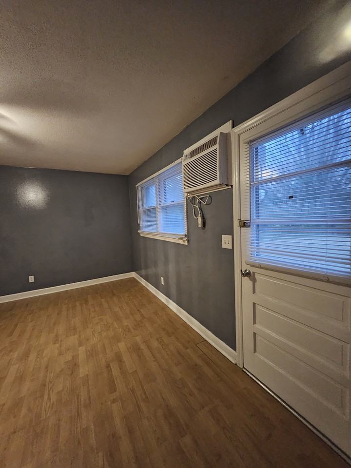 4709 Evelyn Rd #3 - Photo 3 of 11