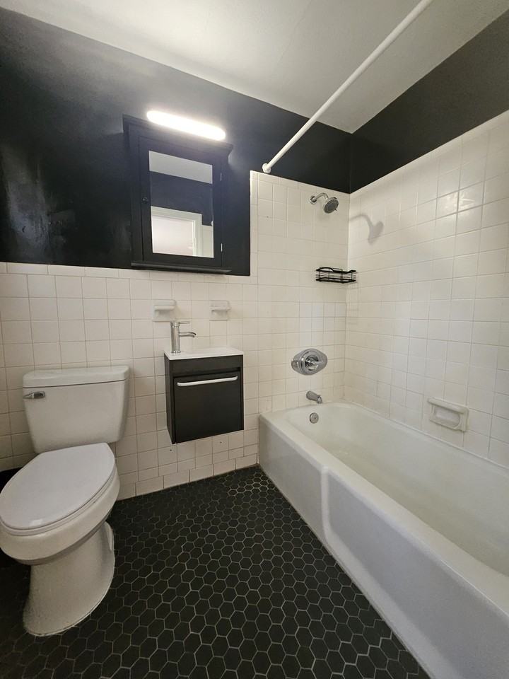 4709 Evelyn Rd #3 - Photo 6 of 11