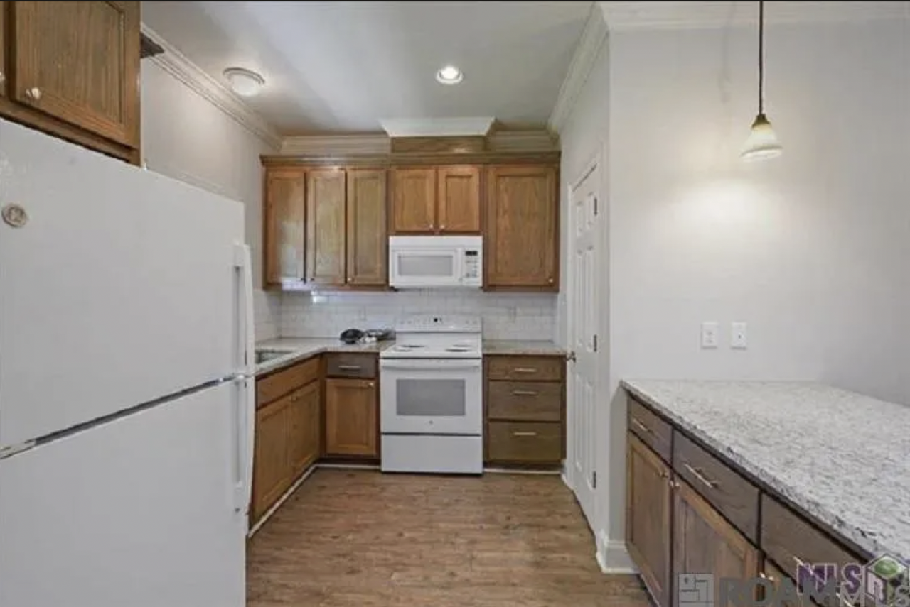 18645 Greenwell Springs Rd #2 - Photo 3 of 12