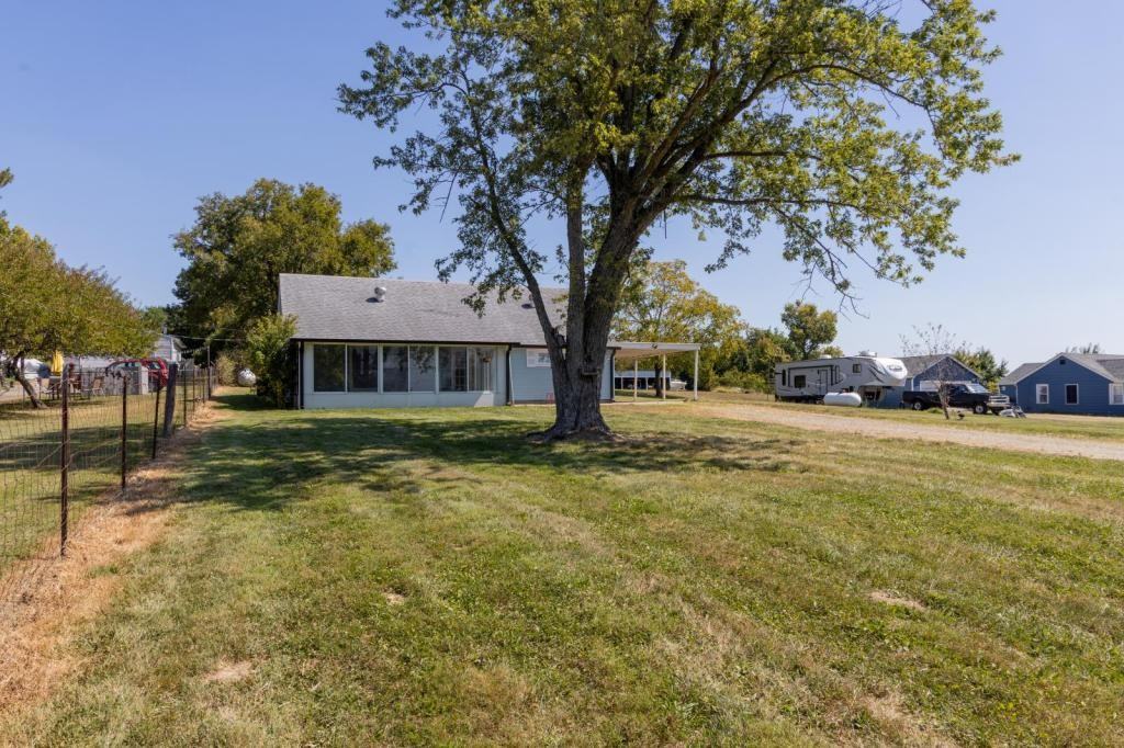 810 Woodbine Rd - Photo 3 of 35