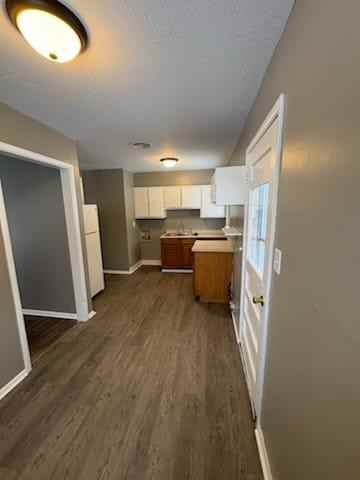 521 Se Greystone Ave - Photo 3 of 9