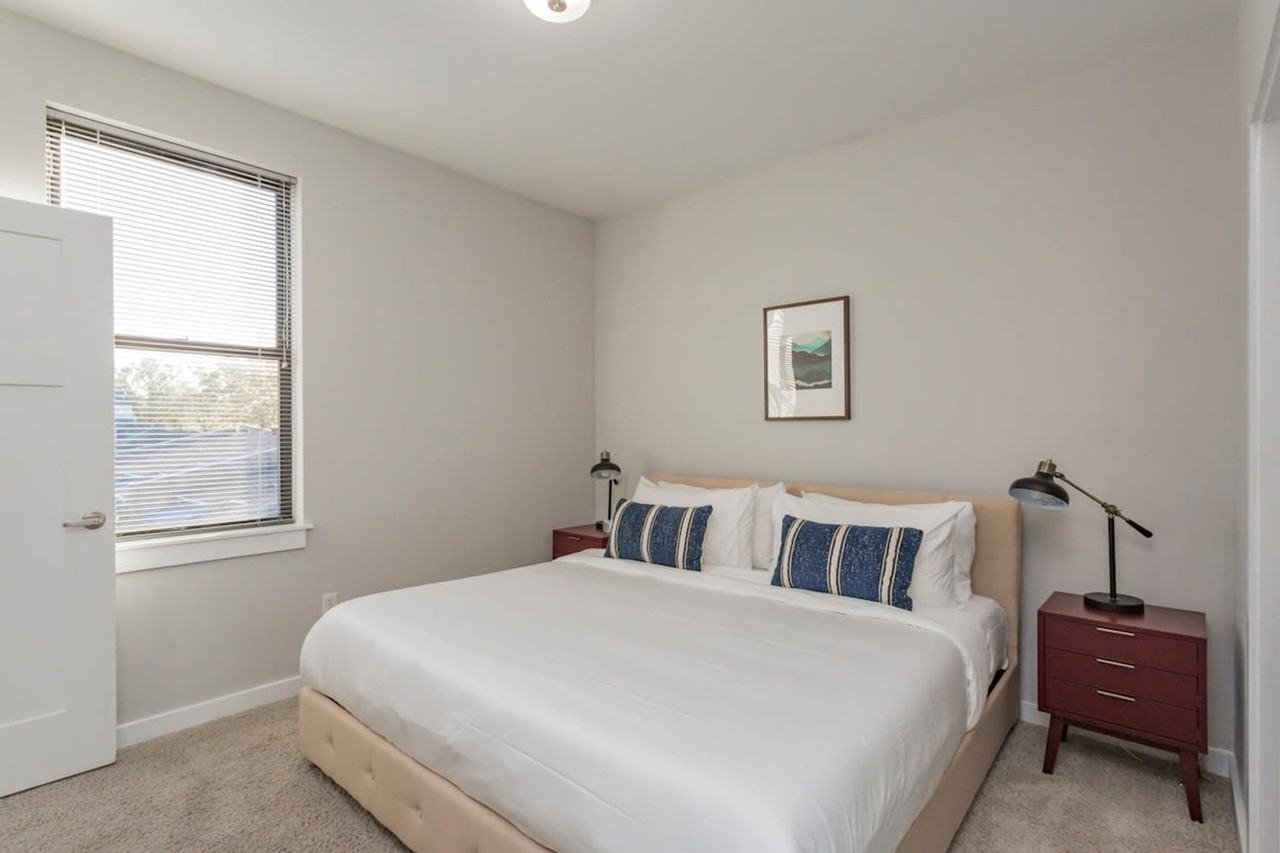 1016 18th Ave S #1014422P - Photo 5 of 21