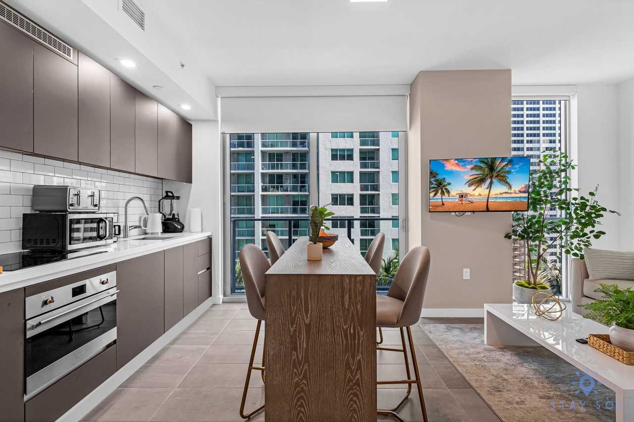 227 Ne 2nd St #1227454P - Photo 2 of 17