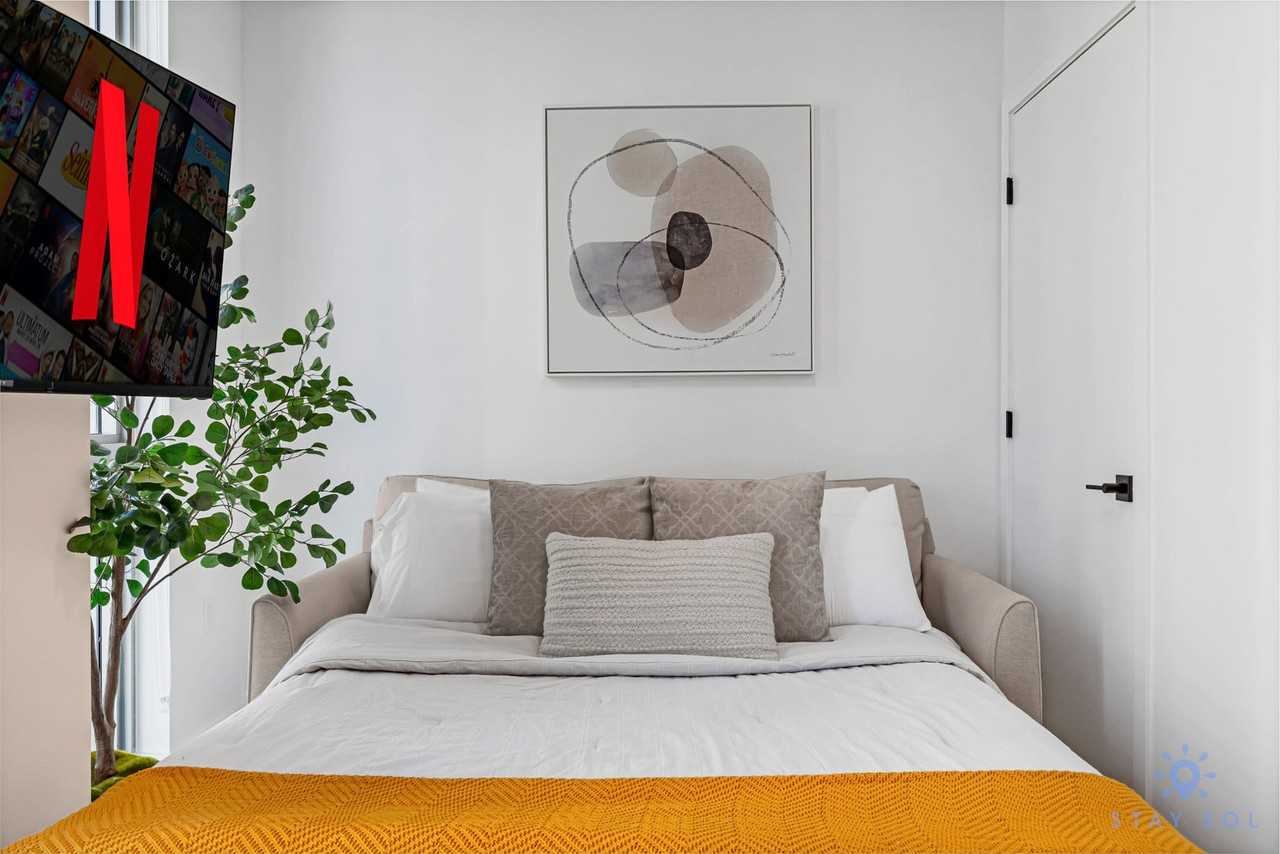 227 Ne 2nd St #1227454P - Photo 4 of 17