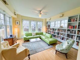 featured image of 3 Howland St