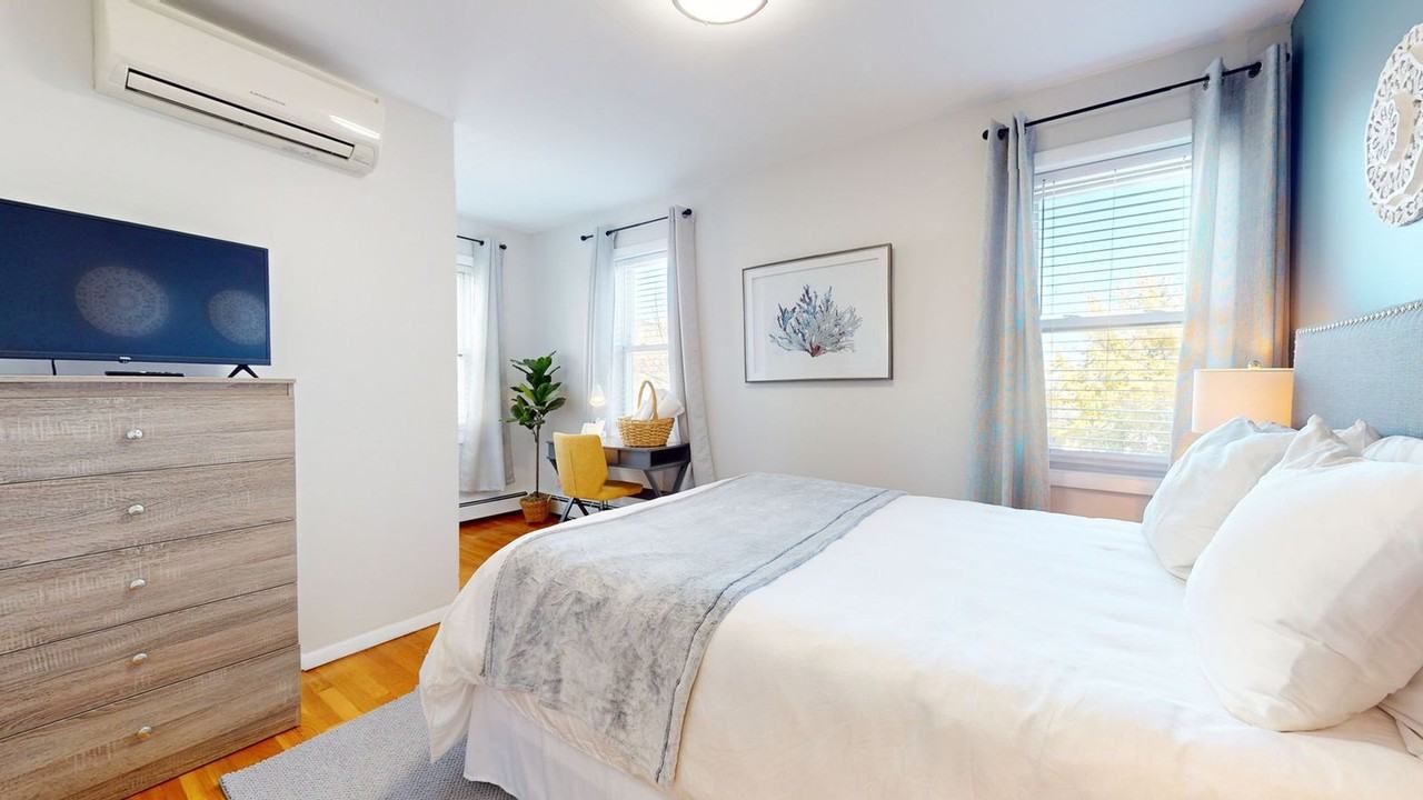 1002 Tremont St #1237961P - Photo 7 of 14