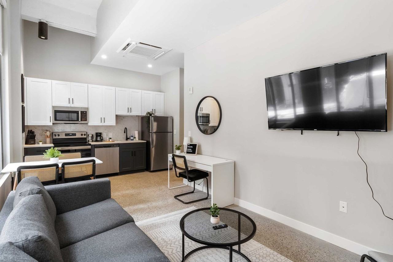 205 West 4th Street - Photo 3 of 45