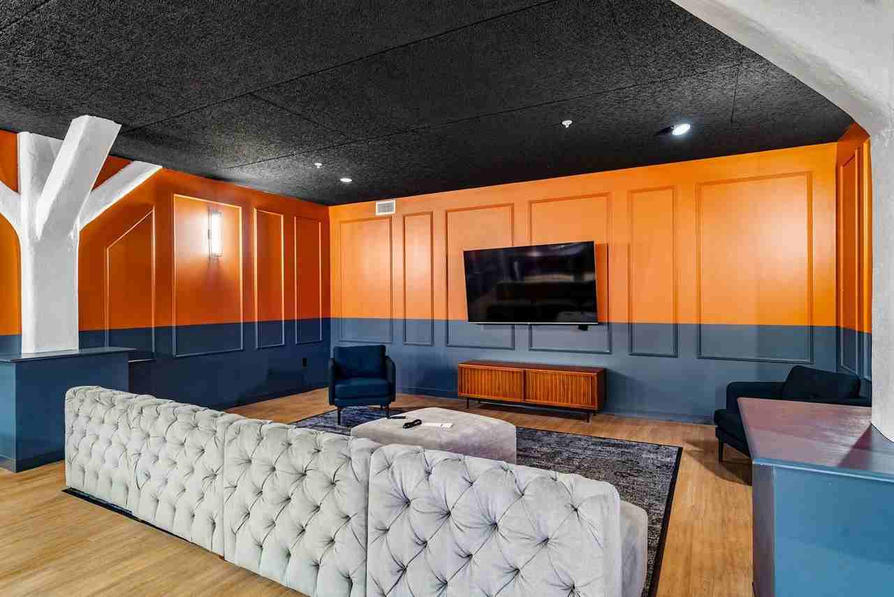 205 West 4th Street - Photo 6 of 45