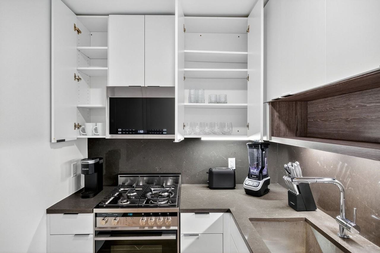 68 W 37th St #1311281P - Photo 6 of 30