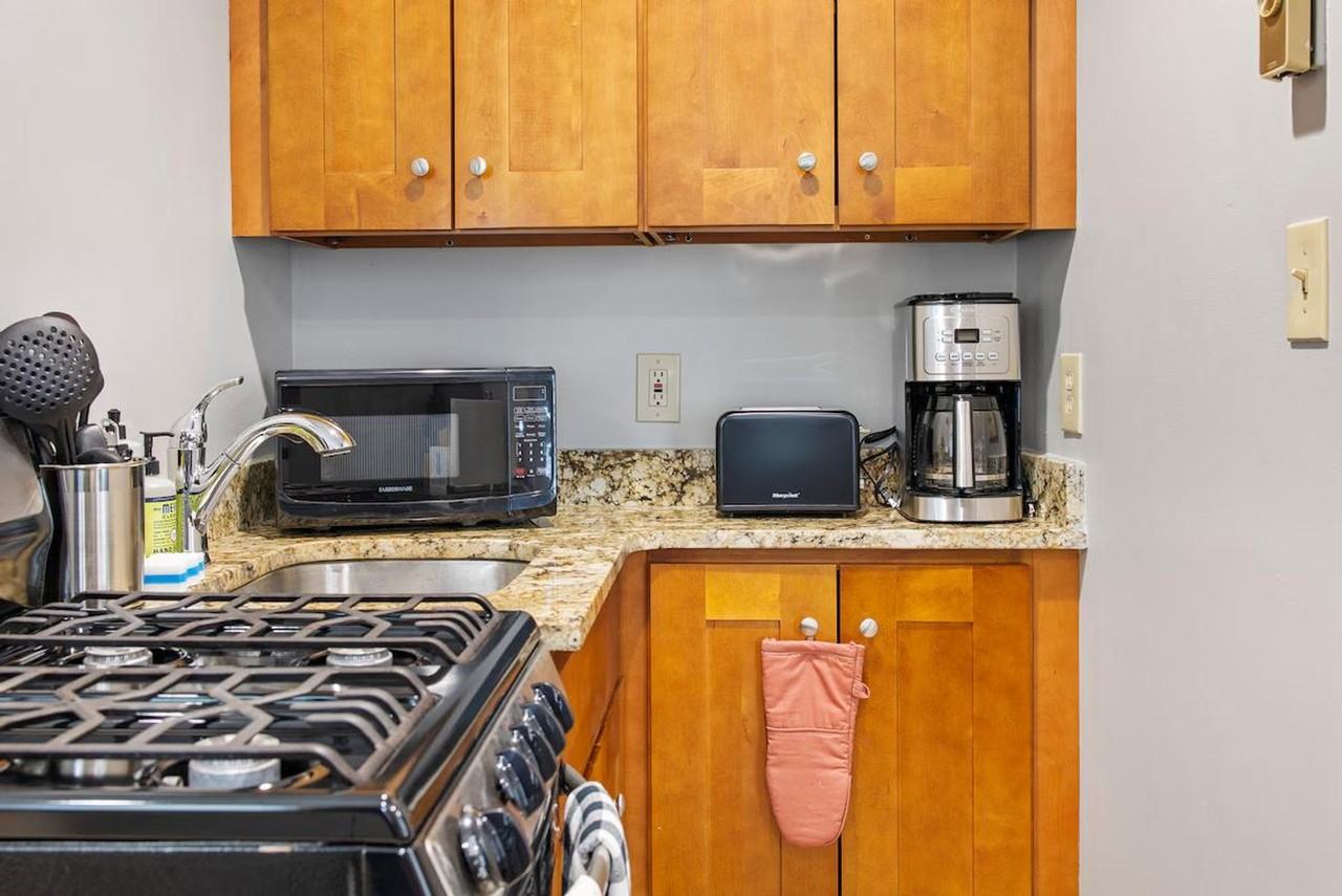 2 Holden Ct #1364245P - Photo 6 of 13