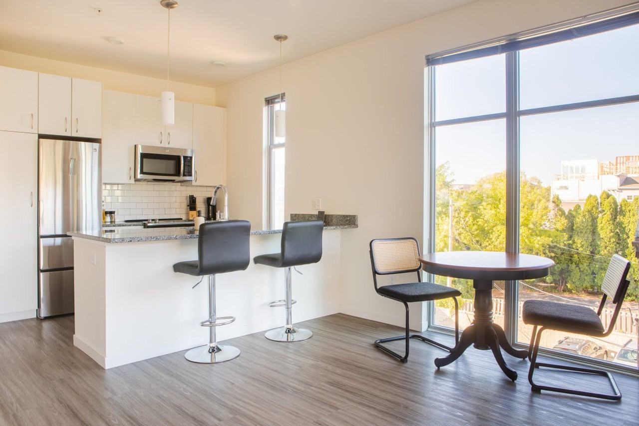 1623 N Jackson St #1379028P - Photo 5 of 16