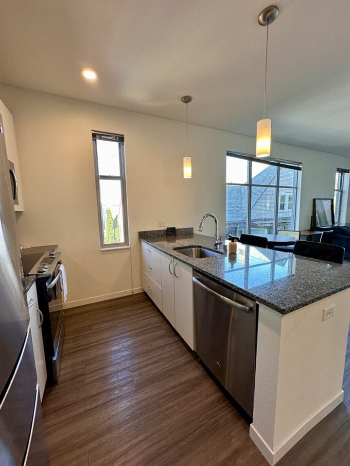 1623 N Jackson St #1379028P - Photo 7 of 16