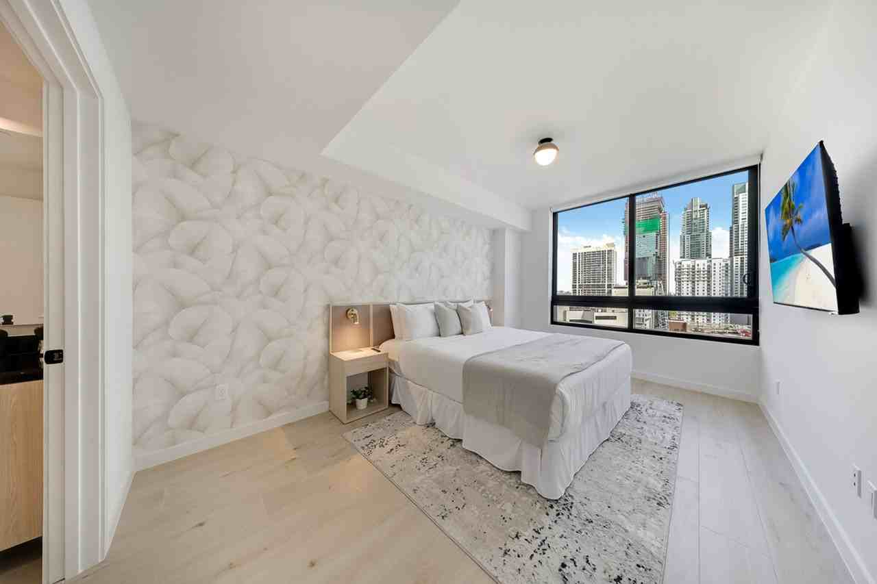 225 N Miami Ave #1386896P - Photo 6 of 45