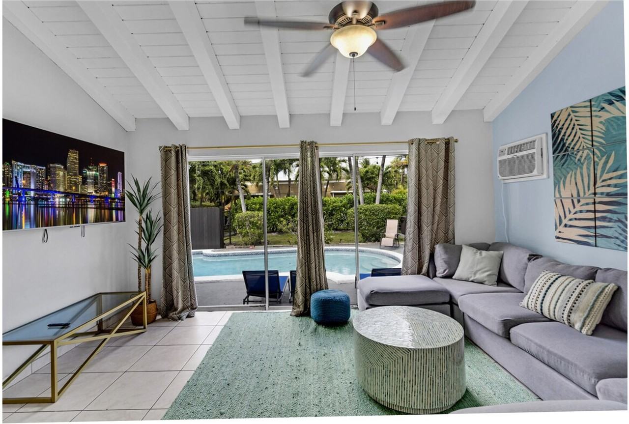 425 Ne 105th St #1439294P - Photo 6 of 35