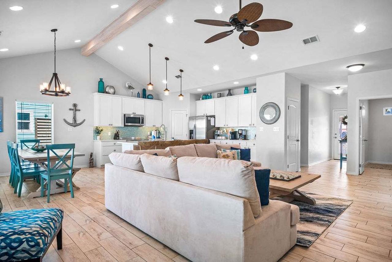 156 Royal Sands #1023208P - Photo 3 of 42