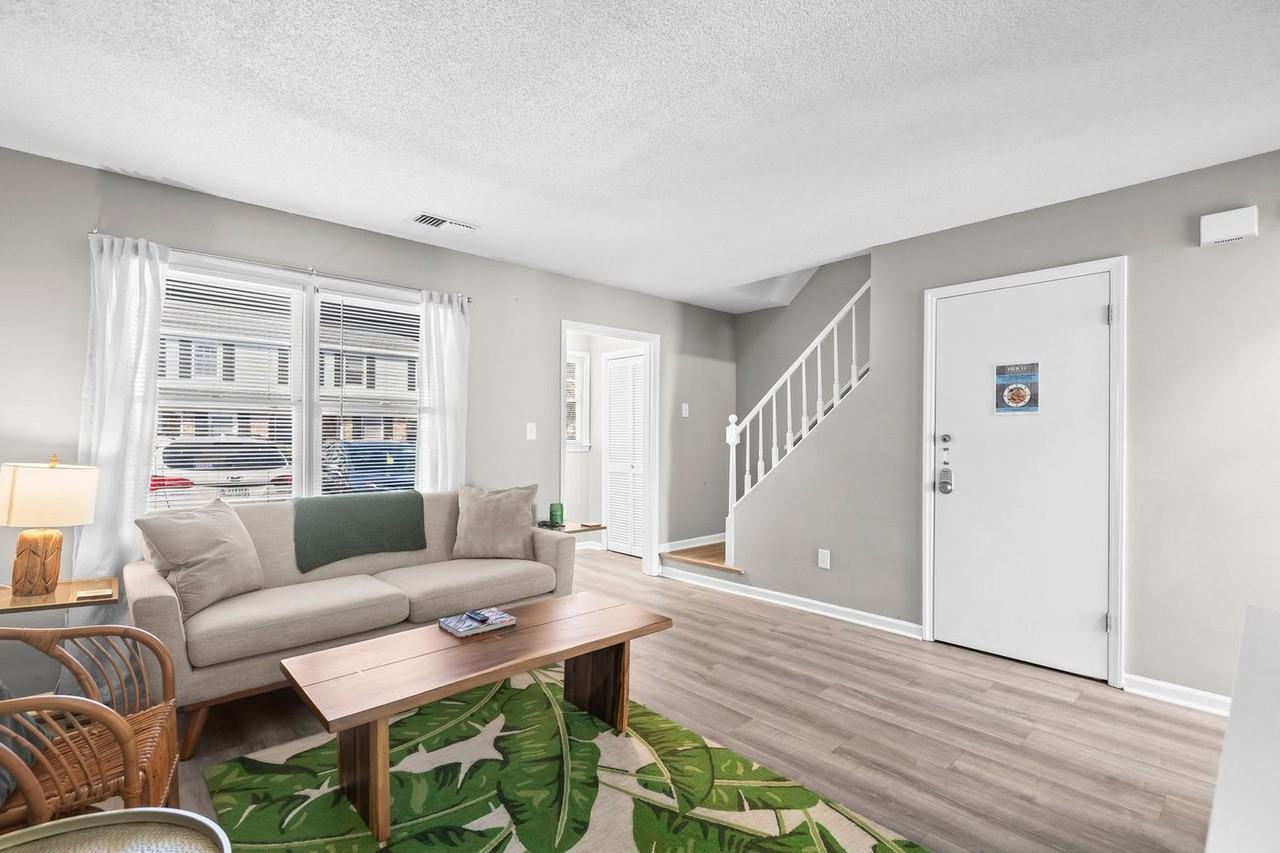 405 13th Ave S #1459976P - Photo 4 of 41